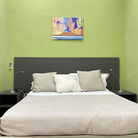 Holiday Naples Art Rooms エクステリア 写真