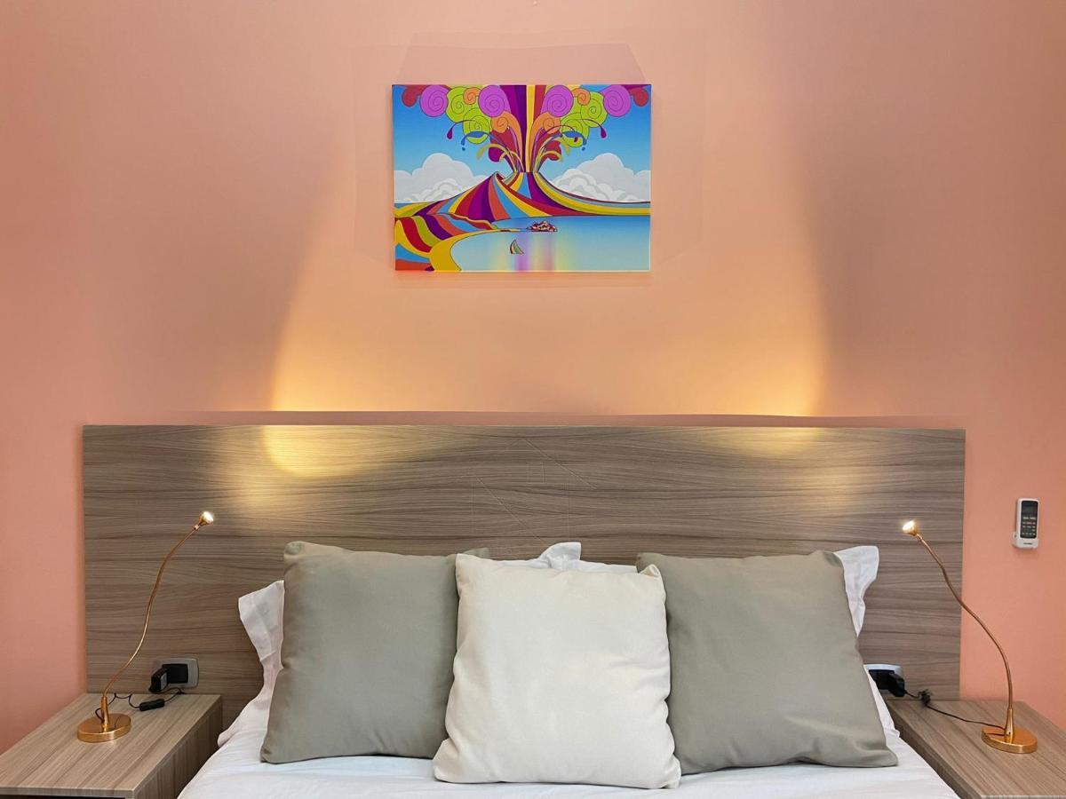 Holiday Naples Art Rooms エクステリア 写真